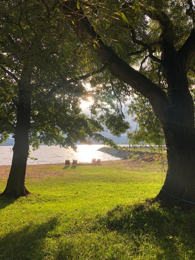 Apartman Plachetnice Frymburk Exteriör bild